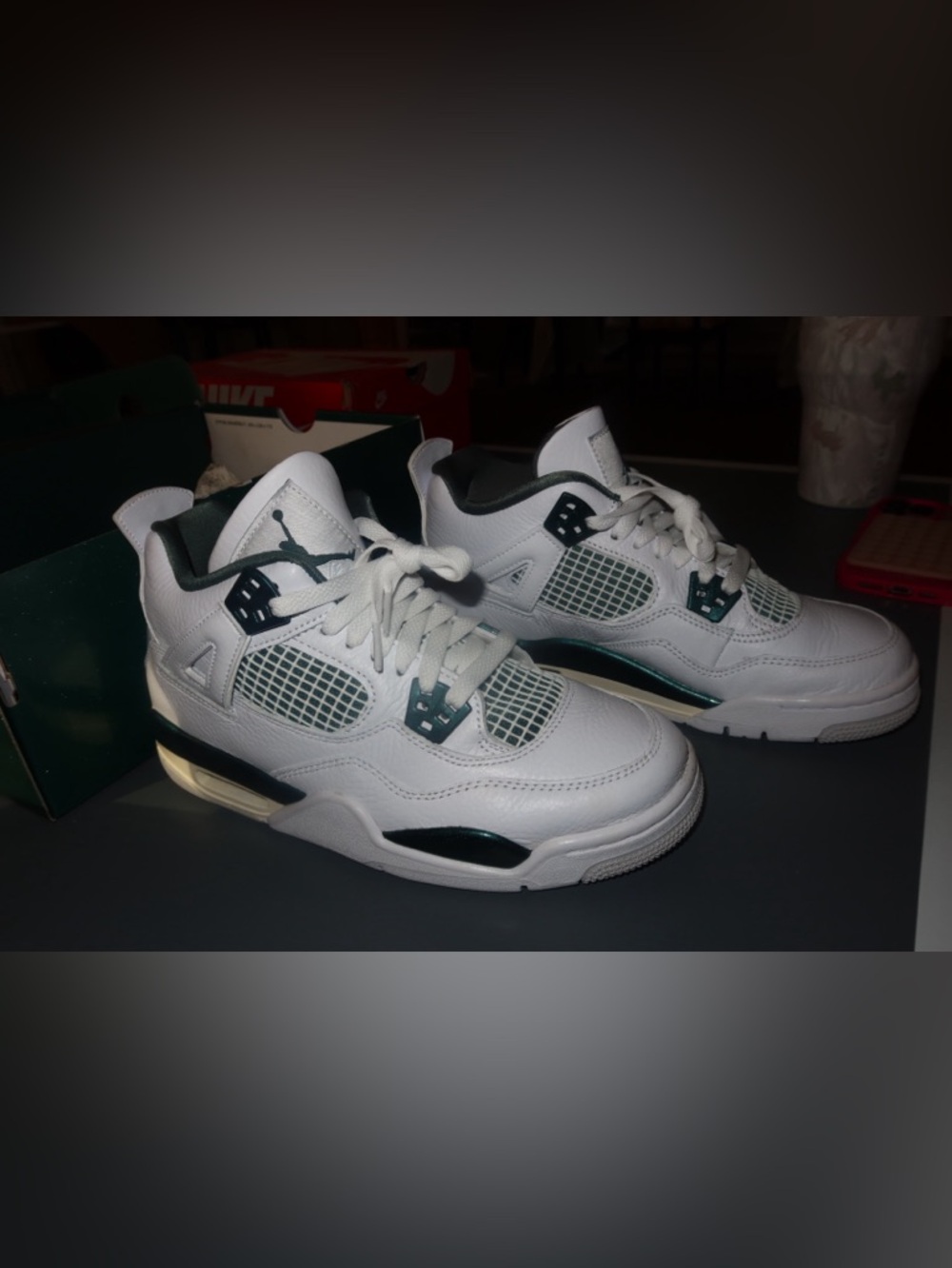 Jordan Kids White & green Basketball Sneakers